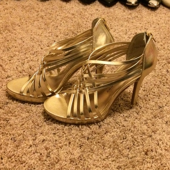 🚫SOLD🚫Gold strapy sandals