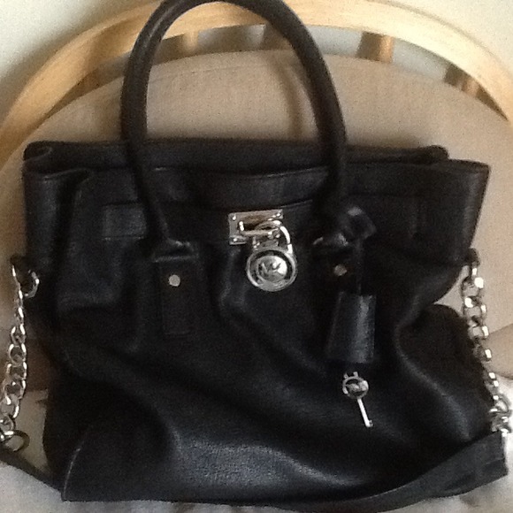 Michael Kors Hamilton Large Tote - Picture 2 of 4