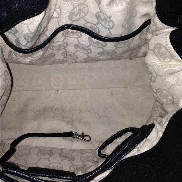 Michael Kors Hamilton Large Tote - Picture 4 of 4