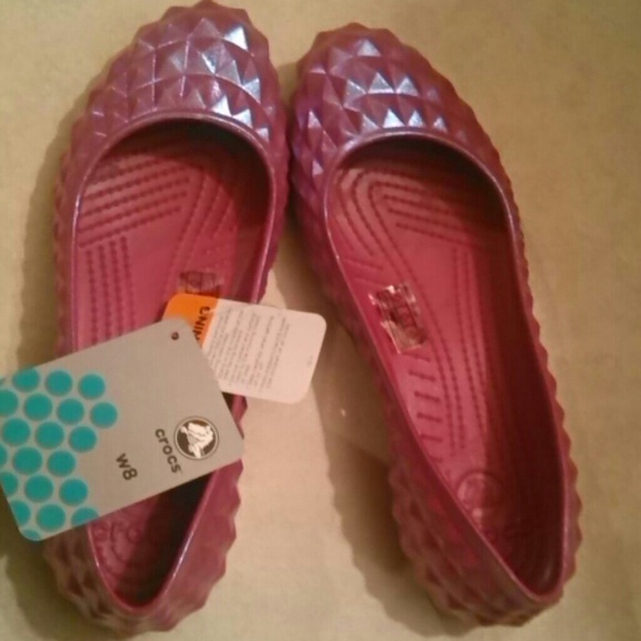 Crocs molded iri flat in berry