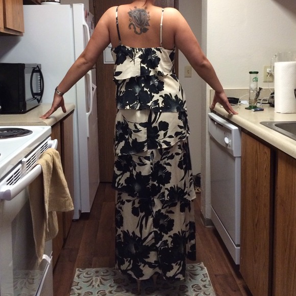 Old Navy floral 100% polyester maxi dress - Picture 2 of 4