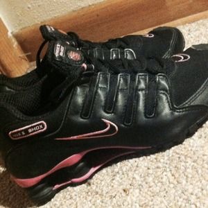 REDUCED! NWOT Black 'n Pink Nike Shox