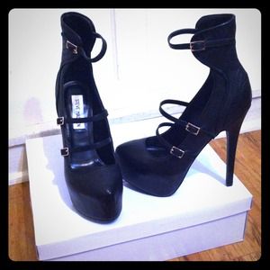 Steve Madden Platform pumps!
