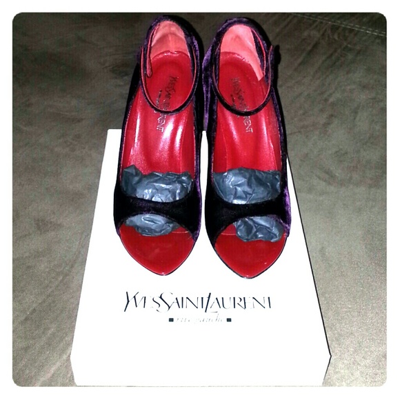 **SOLD** Yves Saint Laurent Patent Leather Wedges