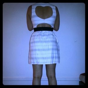 This is a white/faded blk cotton stripped dress
