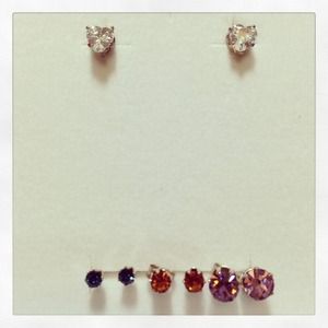 4 Sets of stud earrings 4 colors 4 sizes