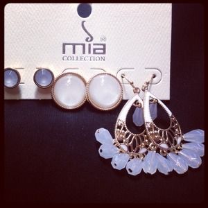 Set of 3 earrings cream & white, stud & chandelier