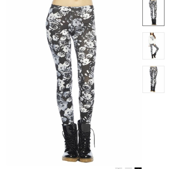 Black&White Floral Print Leggings!
