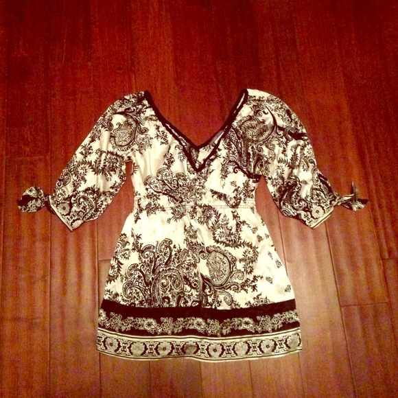 Pea in the Pod damask print maternity blouse