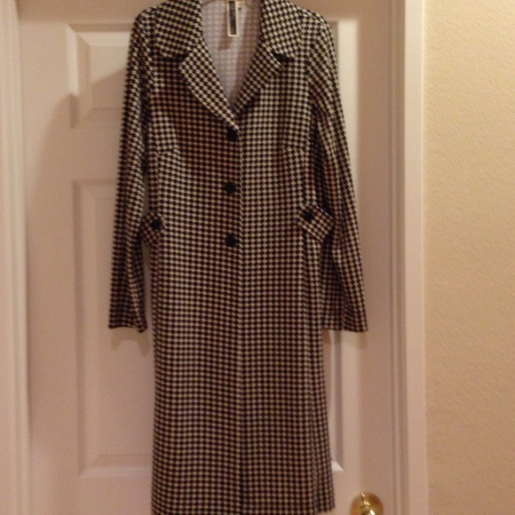 Julian Taylor New York Jackets & Blazers - Beautiful houndstooth lightweight coat!