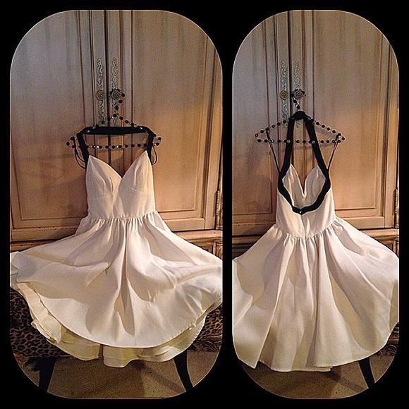 Marilyn Monroe inspired backless dress full skirt - Picture 4 of 4