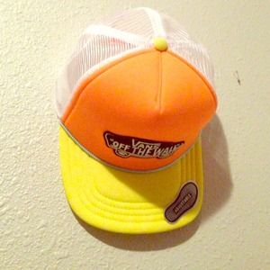 VANS retro/neon trucker hat