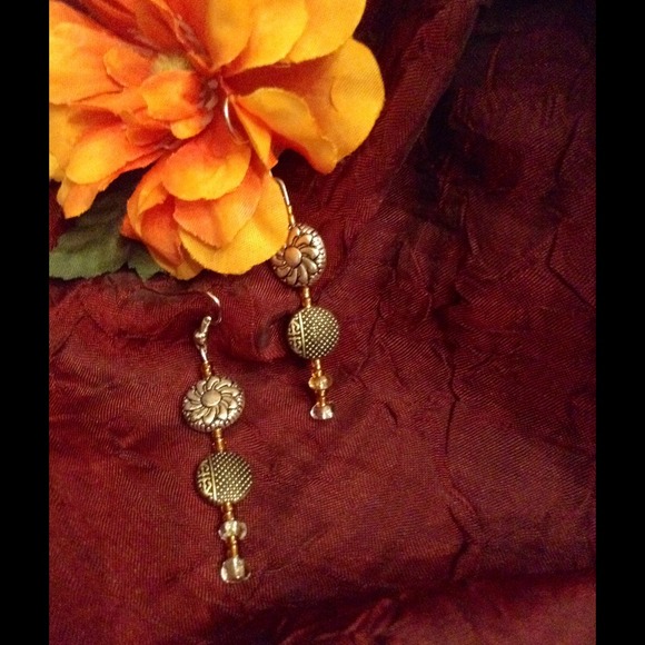 Earring - Picture 2 of 3