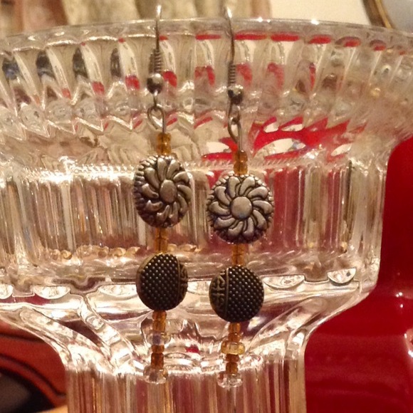 Earring - Picture 3 of 3