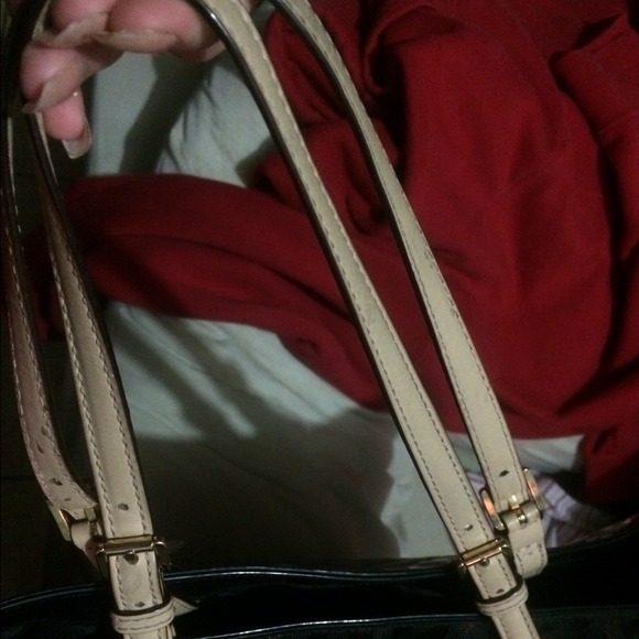 Black Shiny✨ MichaelKors Purse! - Picture 4 of 4