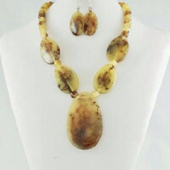 Necklace set