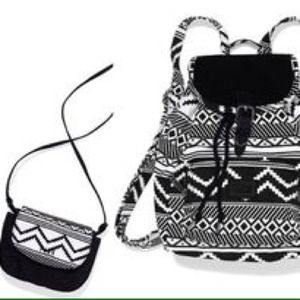 VICTORIA'S SECRET PINK SMALL CROSS BODY PURSE