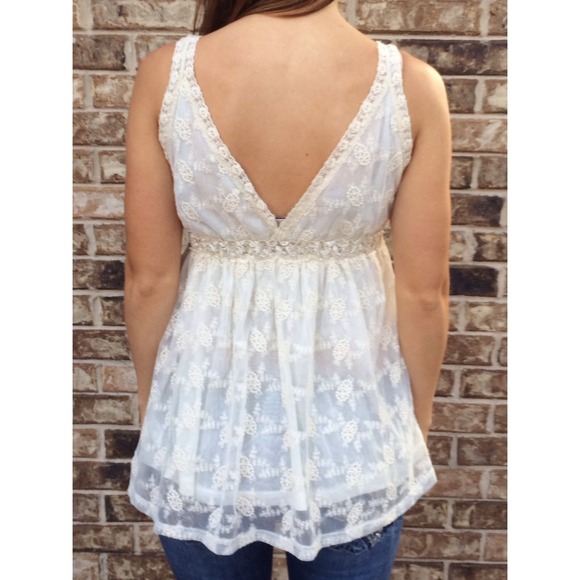 Sold in Bundle 📦 Lace forever 21 top! NWT - Picture 3 of 4