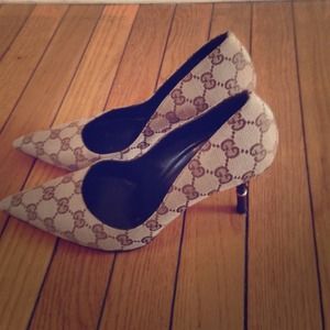 Authentic Gucci heals!!!