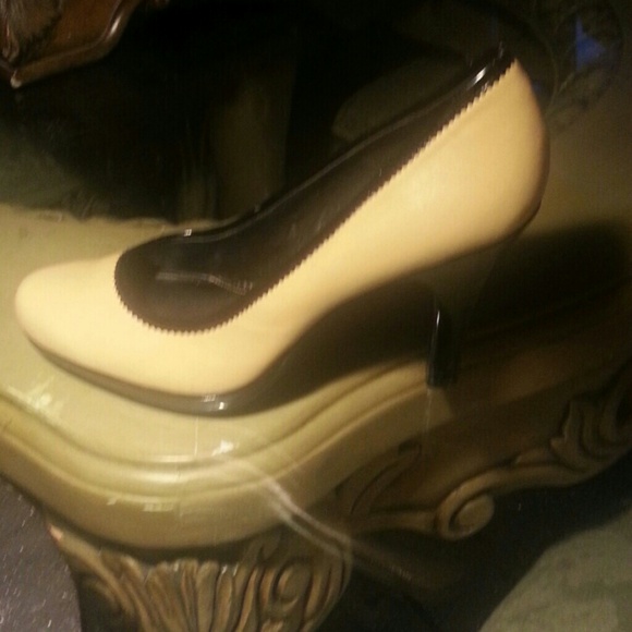 Heels - Picture 1 of 4