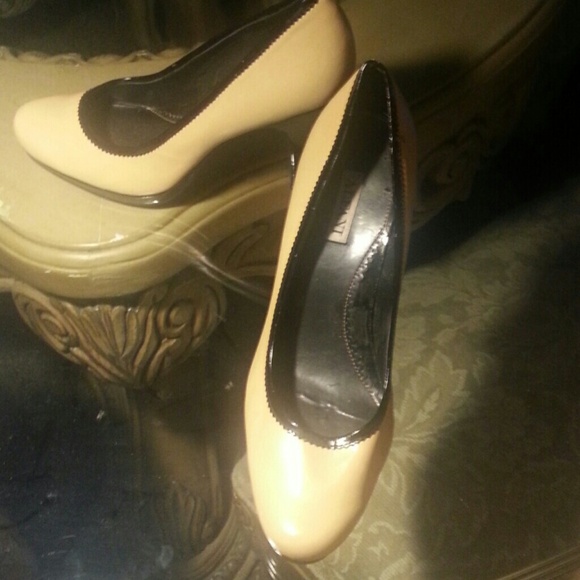 Heels - Picture 2 of 4