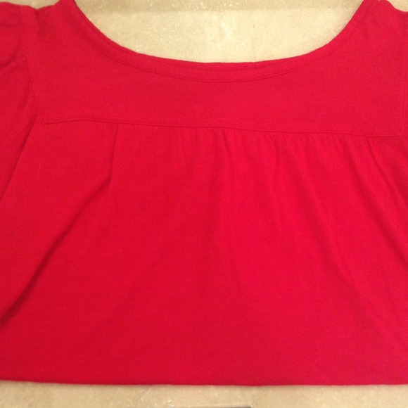 Basic red top. - Picture 3 of 3