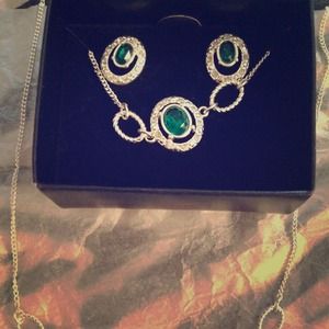 Avon Emerald Three piece gift set.