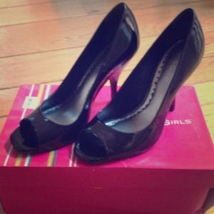 BCBG peep toe black patent-leather heels
