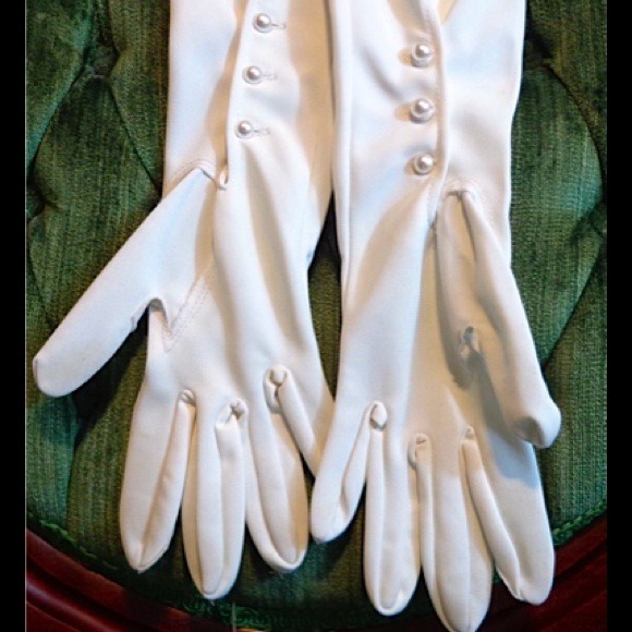 Long white opera gloves w three buttons at wrist - Picture 2 of 3