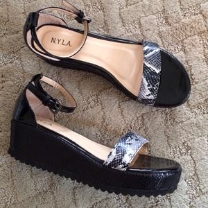 N.Y.L.A Platform Snakeskin Sandal