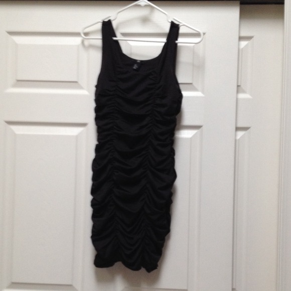 H&M black dress size S