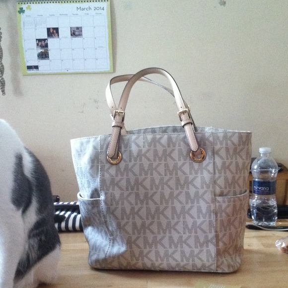 Michael Kors purse