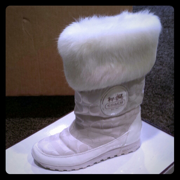 🚫 SOLD🚫 Coach snow boots