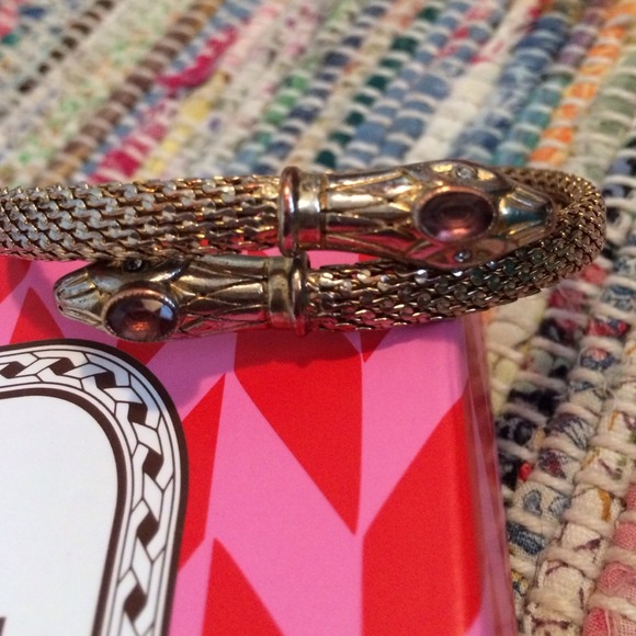 ⭐️BUNDLED⭐️Stella & Dot Gold Serpent Bangle - Picture 2 of 4