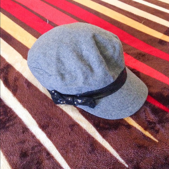 Beautiful hat - Picture 2 of 3