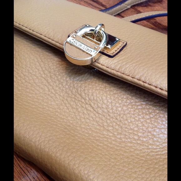 Calvin Klein Handbags - 🎉Host Pick 🎉CK butterscotch color cross body NEW