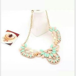 Pastel pink and green fashion bib necklace