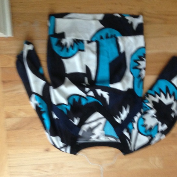 Top - Picture 3 of 4