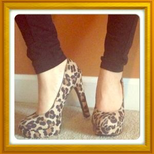 Mossimo cheetah print heels