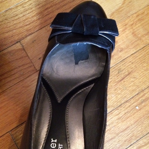 πHost Pick 5/16 Black Bow Tie Heels Size8wide - Picture 4 of 4