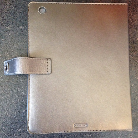 ! S O L D ! COACH Occasion Metallic iPad Case - Picture 2 of 3