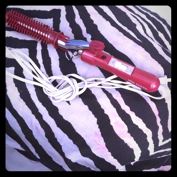 Vidal Sasson curling irons 😍 - Picture 1 of 4