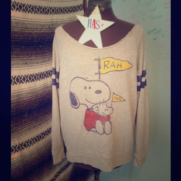 SNOOPY VARSITY SWEATER - FOREVER 21 / PEANUTS
