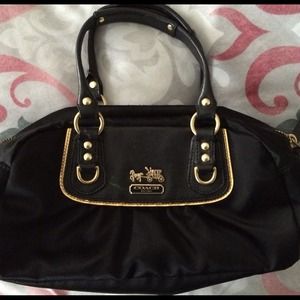 reserved!!Coach amanda mini satchel 💕