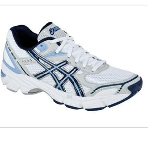 Aasics gel tennis shoes.