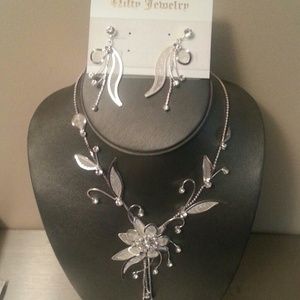 Earrings and necklace set