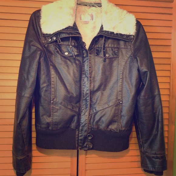 ❌SOLD❌Fur lined bomber jacket