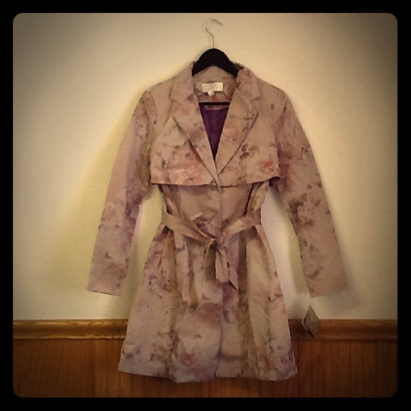 Badgley Mischka Jackets & Blazers - Host Pick ⭐️ Floral Trench Coat