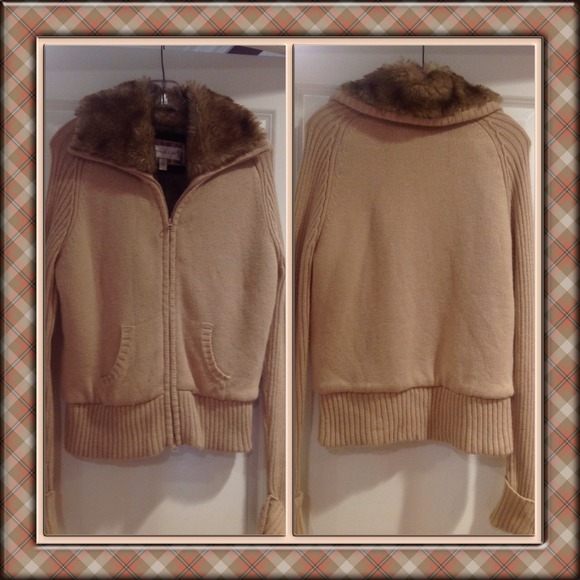 ❤️WARM CUTE ZIP UP FUR SWEATER❤️