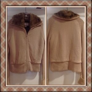 ❤️WARM CUTE ZIP UP FUR SWEATER❤️